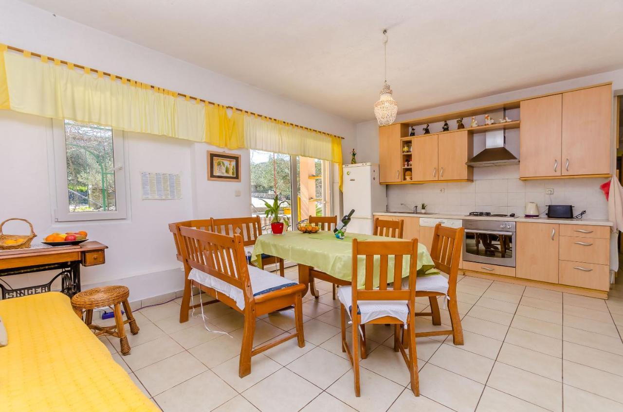 Apartment Stara Maslina *